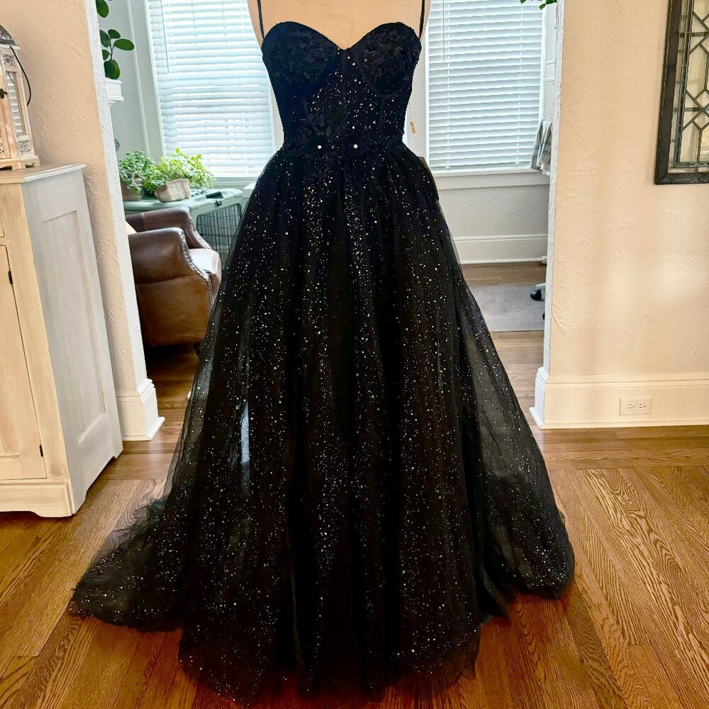 Beautiful Black Gown NWT Size 6- Sheer Bodice/Slit